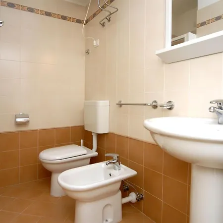 Peaceful Flat With Terrace And Wifi Апартаменти